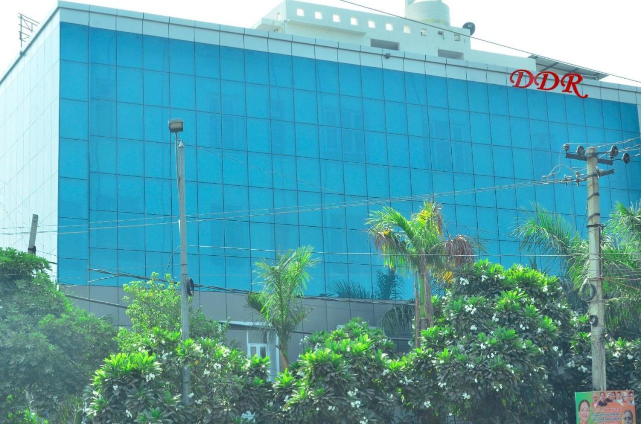 Ddr Hotel Residency Gurgaon Esterno foto