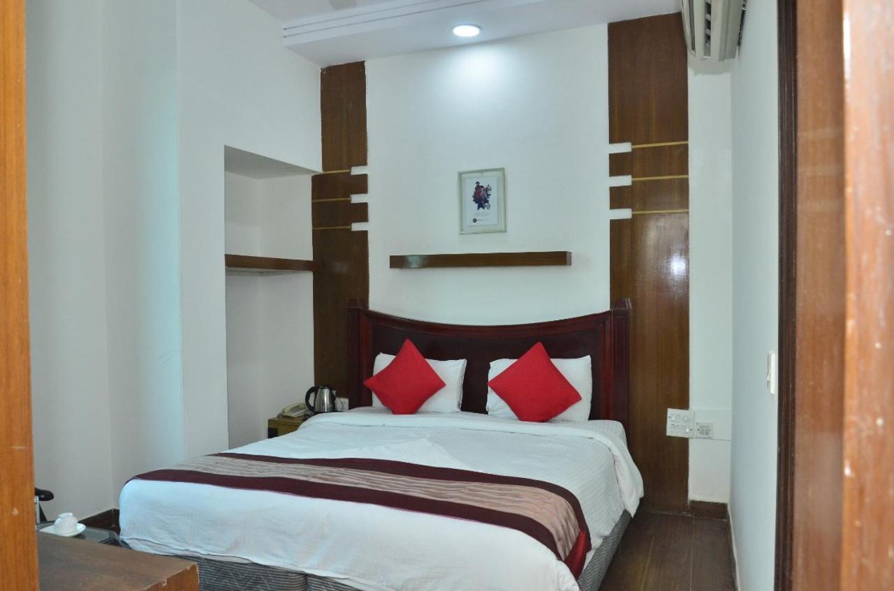 Ddr Hotel Residency Gurgaon Esterno foto