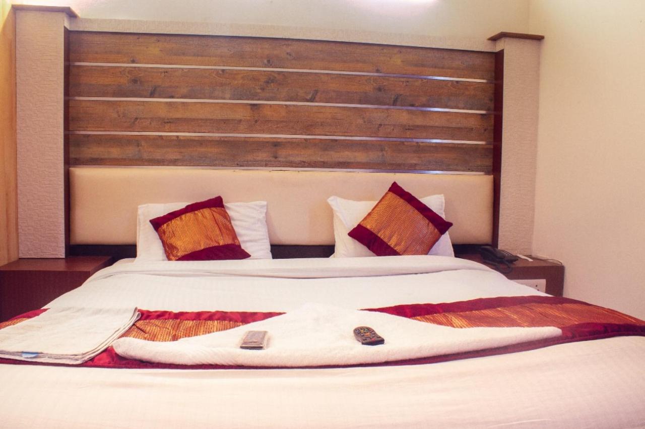 Ddr Hotel Residency Gurgaon Esterno foto
