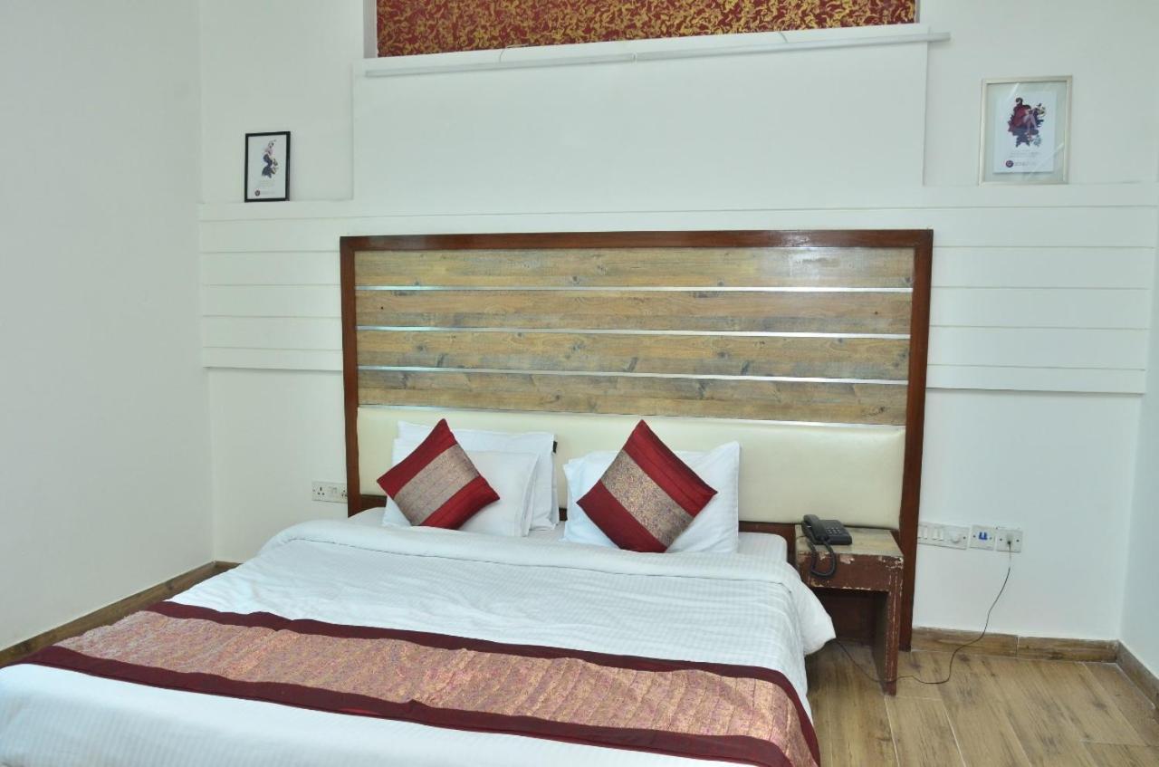 Ddr Hotel Residency Gurgaon Esterno foto