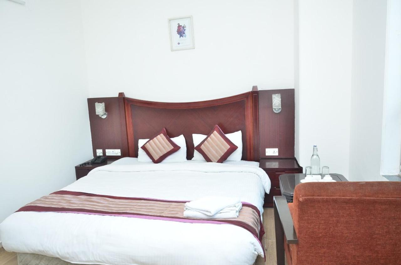 Ddr Hotel Residency Gurgaon Esterno foto