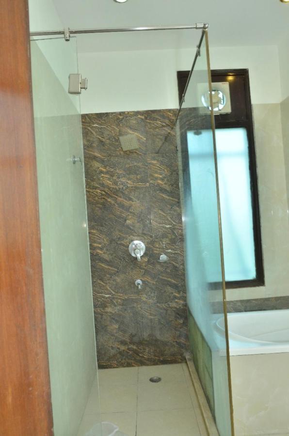Ddr Hotel Residency Gurgaon Esterno foto