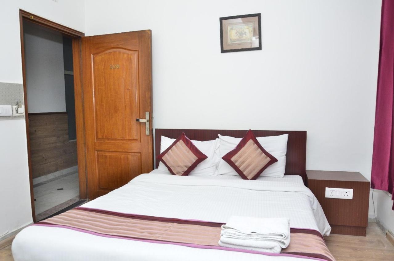 Ddr Hotel Residency Gurgaon Esterno foto