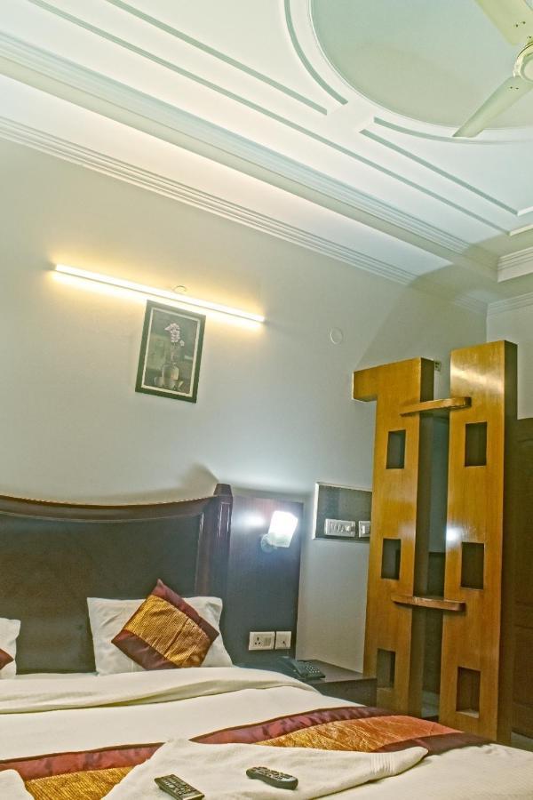 Ddr Hotel Residency Gurgaon Esterno foto