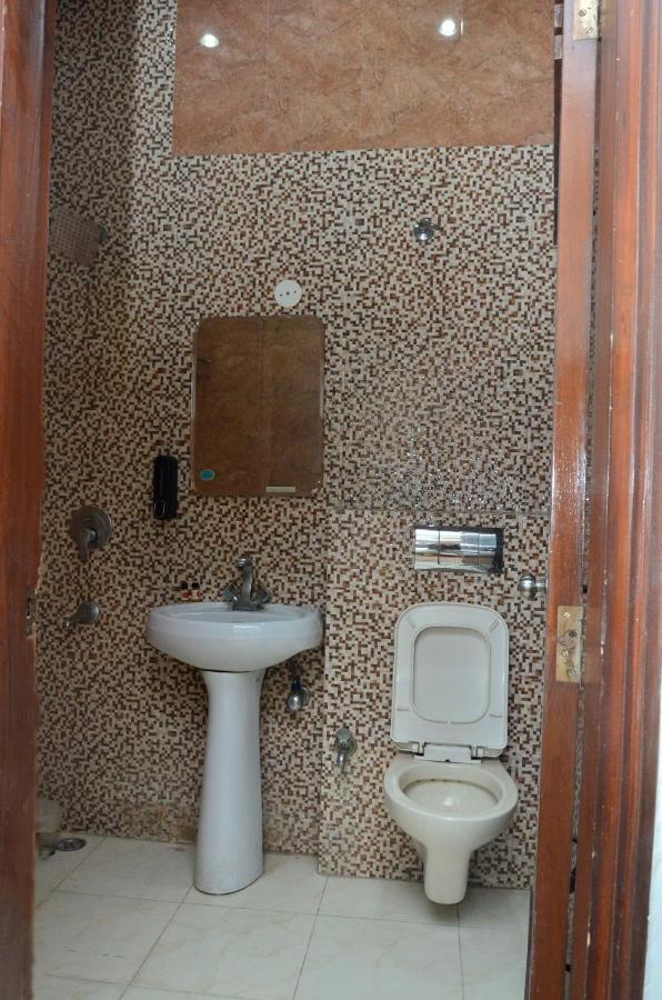 Ddr Hotel Residency Gurgaon Esterno foto