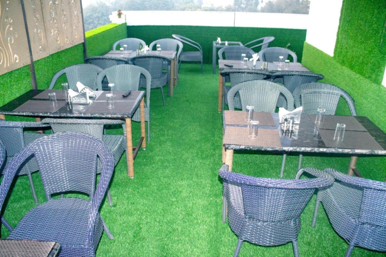Ddr Hotel Residency Gurgaon Esterno foto